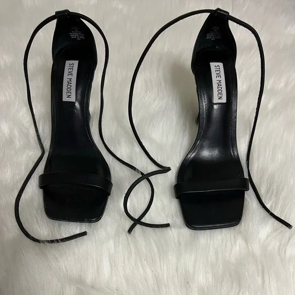 Steve Madden Black High Heels Size 8 - Picture 1 of 5